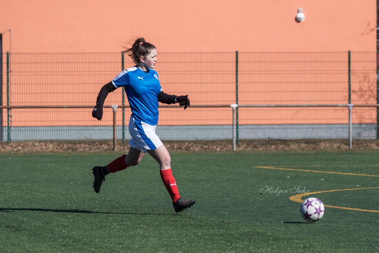 Bild 163 - B-Juniorinnen Halbfinale SVHU - Holstein Kiel : Ergebnis: 3:0